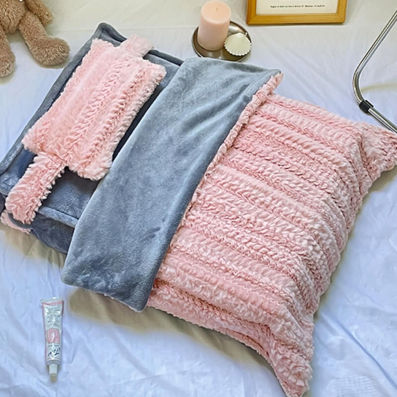 Speels roze pluche huisdierbed met kussen en deken