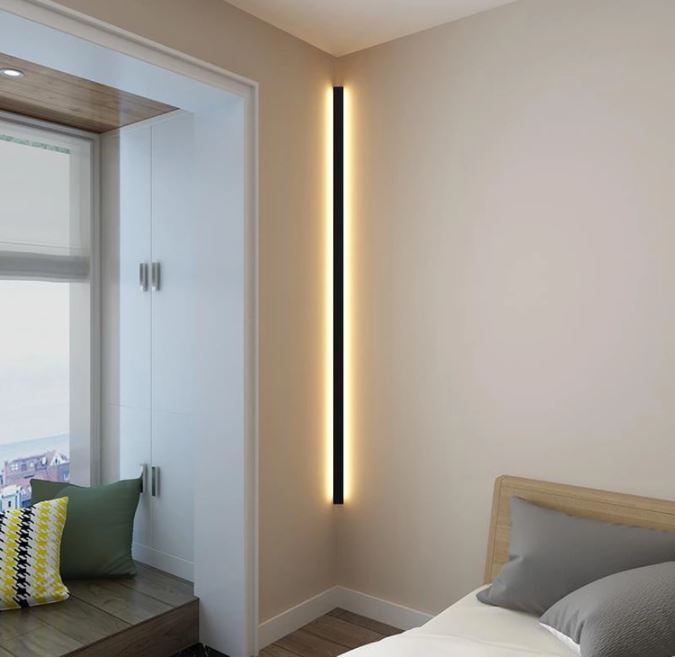Minimalistische lineaire wandlamp met LED-sfeerverlichting