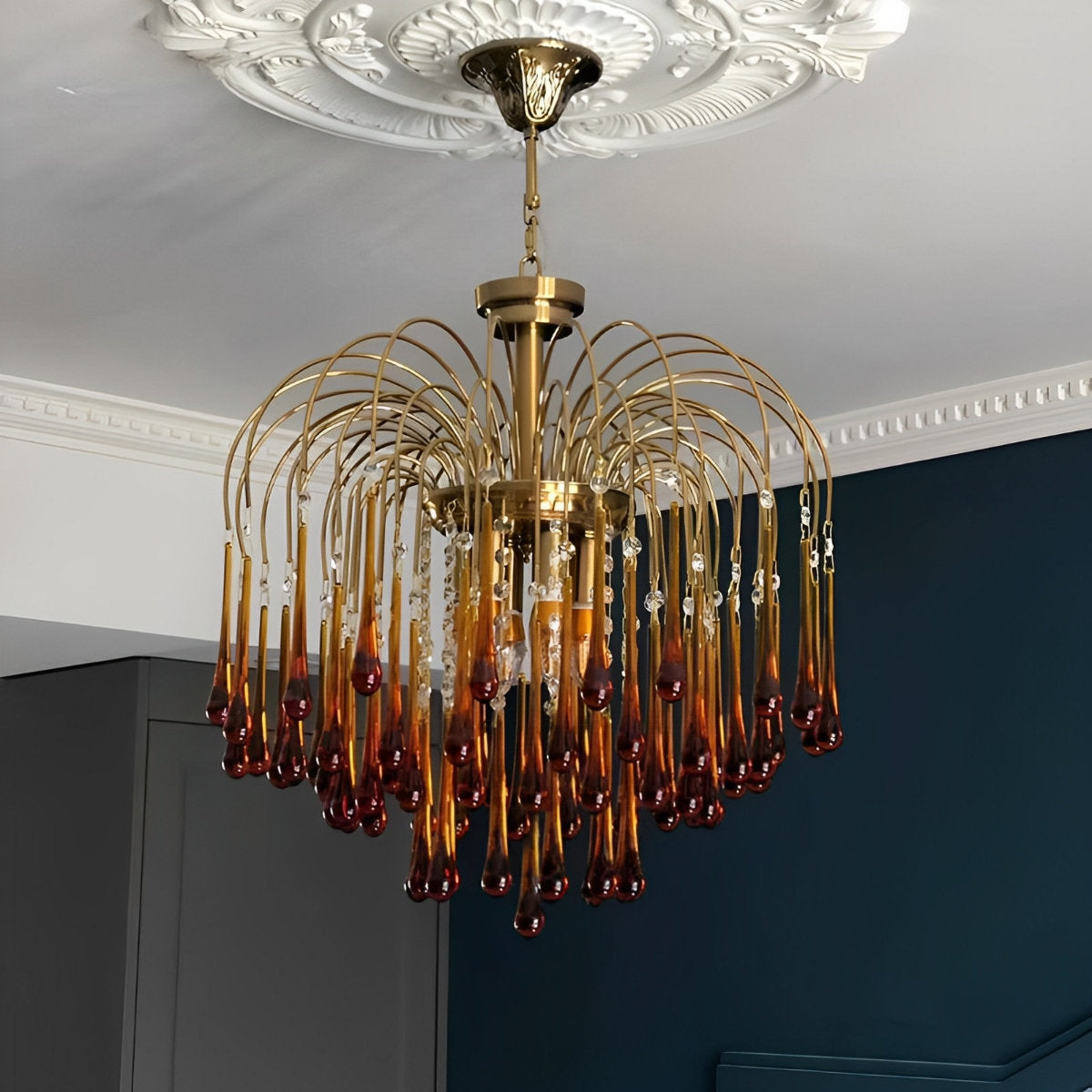 Retro gouden lineaire druppelvormige kristallen kroonluchters