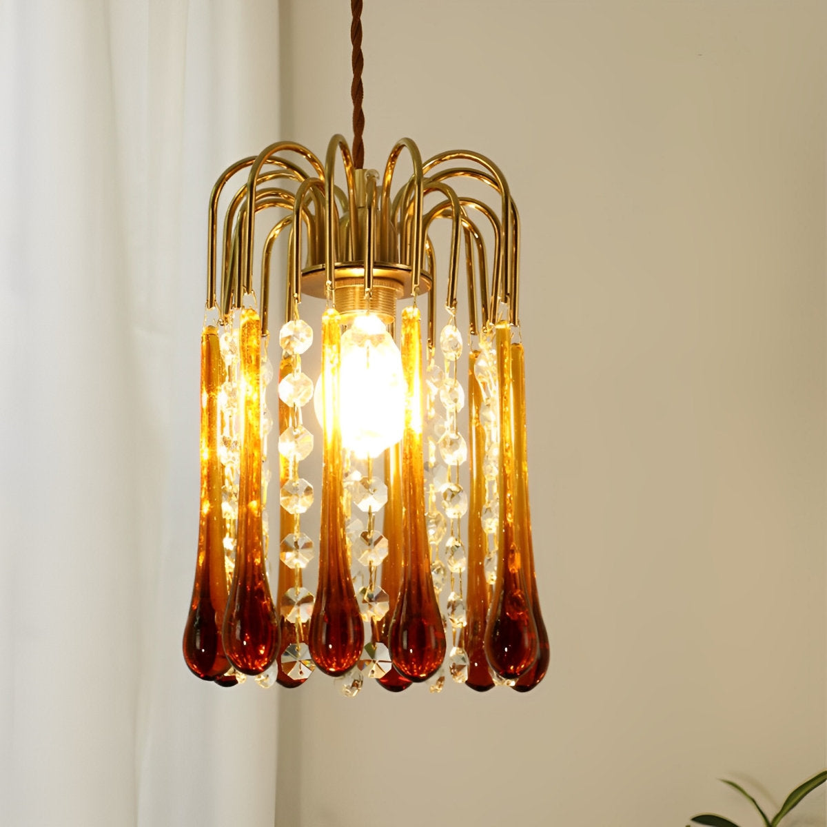 Retro gouden lineaire druppelvormige kristallen kroonluchters