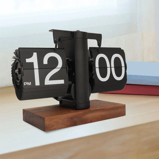 Vintage Flip Page Clock – Classic Mechanical Timepiece