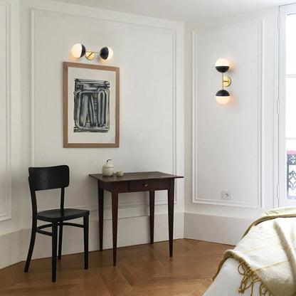 Retro mid-eeuws 2-licht opaal glas bol lineaire wandlamp