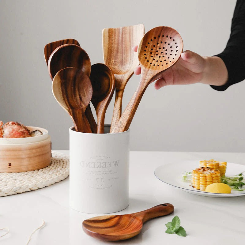 Keukenset gemaakt van natuurlijk teakhout