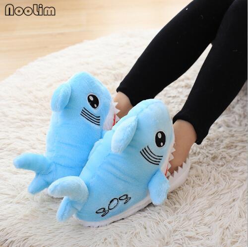 Fuzzy Shark Pantoffels